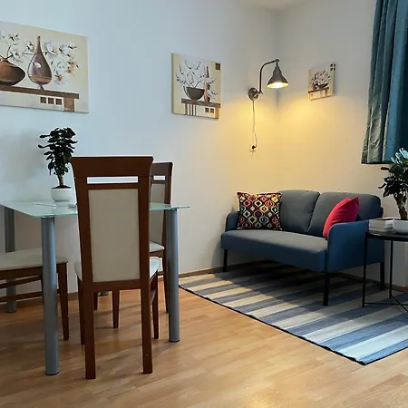 Apartamento Antik Chic Mit Gartenblick