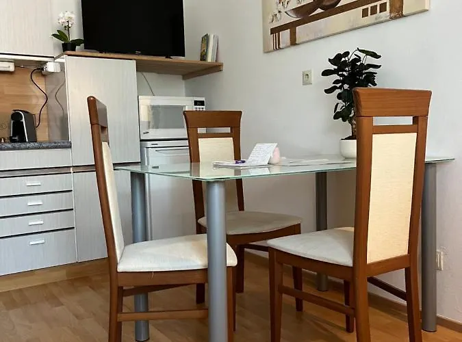 Antik Chic Mit Gartenblick Salzburg