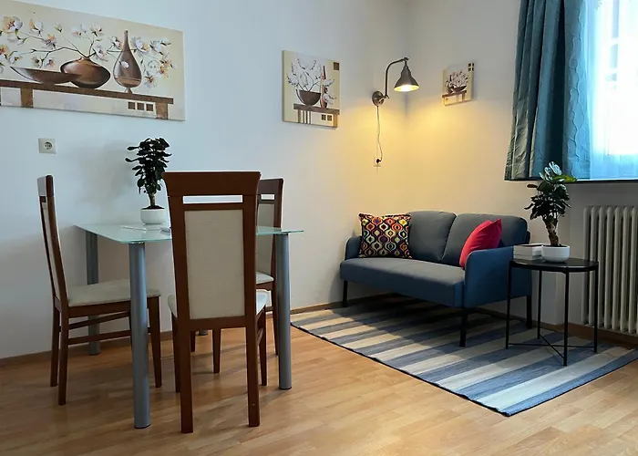 Apartament Antik Chic Mit Gartenblick